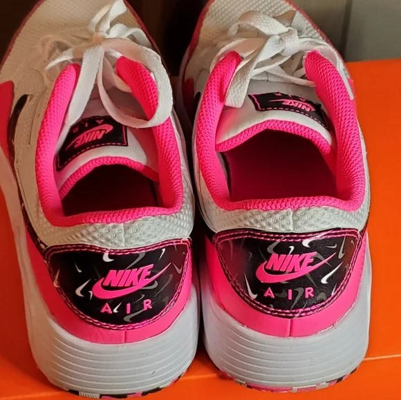Women's Nike Air Max Bella 5 Training Shoe/Size 9.5M/Pink,White,Black - Picture 3 of 6